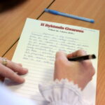 "Dyktando Gwarowe" zorganizowane przez Stowarzyszenie Przyjaciół Św. Katarzyny i Doliny Wilkowskiej oraz Urząd Miasta i Gminy Bodzentyn. / Marzena Mąkosa / Radio Kielce