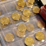 Filateliści w Wojewódzkim Domu Kultury. / Marzena Mąkosa / Radio Kielce