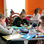 Warsztaty w klimacie wielkanocnym w szkole Studia Językowego Funky English / Marzena Mąkosa / Radio Kielce