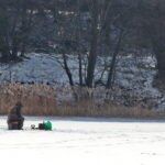 Wędkarze nad Zalewem Cedzyna / Marzena Mąkosa / Radio Kielce
