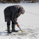 Wędkarze nad Zalewem Cedzyna / Marzena Mąkosa / Radio Kielce