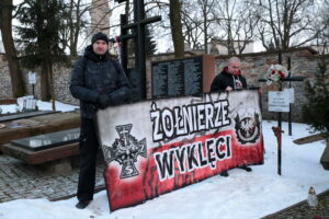 Złożenie kwiatów na Cmentarzu Partyzanckim / Marzena Mąkosa / Radio Kielce