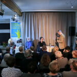 Festiwal Czytelniczy Literatury Faktu i Poezji "Wolność i Pokój". Pod klątwą. Portret społeczny pogromu kieleckiego” – premiera książki Joanny Tokarskiej-Bakir. Na zdjęciu: prof. Bożena Szaynok, prof. Jacek Leociak, Joanna Tokarska - Bakir, Bogdan Białek