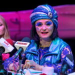 Konferencja dotycząca spektaklu "Alicja w Krainie Czarów" w Kieleckim Centrum Kultury. Elżbieta Pańtak - dyrektor Kieleckiego Teatru Tańca / Marzena Mąkosa / Radio Kielce