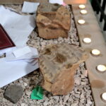 Uroczyste otwarcie ohelu (kaplicy nagrobnej) ostrowieckiego cadyka Jechiela Meira Halsztoka. Kaplicę ufndował jego wnuk, w prace związane z odszukaniem miejsca pochówku cadyka zaangażowani byli ostrowieccy archeolodzy. / Marzena Mąkosa / Radio Kielce