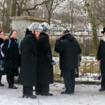 Uroczyste otwarcie ohelu (kaplicy nagrobnej) ostrowieckiego cadyka Jechiela Meira Halsztoka. Kaplicę ufndował jego wnuk, w prace związane z odszukaniem miejsca pochówku cadyka zaangażowani byli ostrowieccy archeolodzy. / Marzena Mąkosa / Radio Kielce