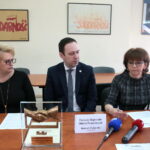 Spotkanie „Pracodawca Przyjazny Pracownikom". Na zdjęciu: Beata Sławeta, Robert Zaborski - dyrektor Przewozów Regionalnych Oddziału Świętokrzyskiego i Maria Szymkiewicz / Marzena Mąkosa / Radio Kielce