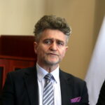 Podpisanie porozumienia przez GDDKiA i Komendę Wojewódzką PSP dotyczącego współpracy podczas zdarzeń drogowych oraz poprawy bezpieczeństwa na drogach krajowych znajdujących się na terenie województwa świętokrzyskiego. Na zdjęciu: Krzysztof Słoń - senator RP / Marzena Mąkosa / Radio Kielce