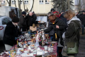 Giełda kolekcjonerska w Wojewódzkim Domu Kultury / Marzena Mąkosa / Radio Kielce