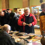 Giełda kolekcjonerska w Wojewódzkim Domu Kultury / Marzena Mąkosa / Radio Kielce