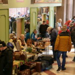 Giełda kolekcjonerska w Wojewódzkim Domu Kultury / Marzena Mąkosa / Radio Kielce