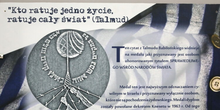 Dwie nowe wystawy IPN - Polacy ratujący Żydów i Marzec 68. / Marzena Mąkosa / Radio Kielce