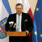 Spotkanie z Anną Zalewską - Minister Edukacji Narodowej. Inauguracja cyklu konferencji poświęconych edukacji zdrowotnej w szkole w Świętokrzyskim Urzędzie Wojewódzkim. Marek Tombarkiewicz - były wiceminister zdrowia / Marzena Mąkosa / Radio Kielce