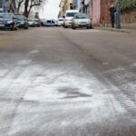 Miejsce, w którym podpalił się mężczyzna przed budynkiem Komendy Miejskiej Policji w Kielcach / Marzena Mąkosa / Radio Kielce