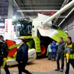 XXIV Międzynarodowe Targi Techniki Rolniczej AGROTECH. Kombajn TUCANO 440 / Marzena Mąkosa / Radio Kielce