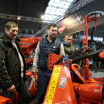 XXIV Międzynarodowe Targi Techniki Rolniczej AGROTECH. Siewnik mechaniczny nabudowany na maszynie uprawowej / Marzena Mąkosa / Radio Kielce