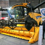XXIV Międzynarodowe Targi Techniki Rolniczej AGROTECH. New Holland CX5.80 / Marzena Mąkosa / Radio Kielce