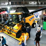 XXIV Międzynarodowe Targi Techniki Rolniczej AGROTECH. New Holland CX5.80 / Marzena Mąkosa / Radio Kielce