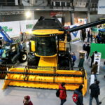 XXIV Międzynarodowe Targi Techniki Rolniczej AGROTECH. New Holland CX5.80 / Marzena Mąkosa / Radio Kielce