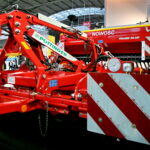 Ruszyły Targi Agrotech. Kombinacja uprawowo - siewna / Marzena Mąkosa / Radio Kielce