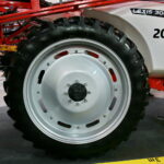 Ruszyły Targi Agrotech. Zaczepiany opryskiwacz polowy LEXIS 3000  / Marzena Mąkosa / Radio Kielce