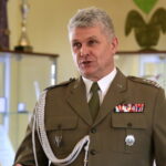 Ksiądz ppłk Grzegorz Kamiński kapelanem 10. Świętokrzyskiej Brygady Obrony Terytorialnej. Na zdjęciu: płk Jarosław Molisak / Marzena Mąkosa / Radio Kielce