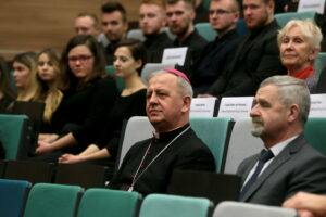 Prof. Zbigniew Puchalski nowym doktorem honoris causa Uniwersytetu Jana Kochanowskiego / Marzena Mąkosa / Radio Kielce