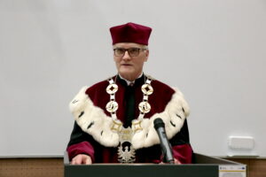 Prof. Zbigniew Puchalski nowym doktorem honoris causa Uniwersytetu Jana Kochanowskiego / Marzena Mąkosa / Radio Kielce