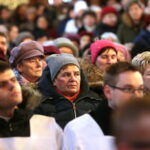 Droga Krzyżowa z kościoła Niepokalanego Serca Najświętszej Maryi Panny przy ulicy Urzędniczej do klasztoru na Karczówce / Marzena Mąkosa / Radio Kielce