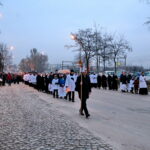 Droga Krzyżowa z kościoła Niepokalanego Serca Najświętszej Maryi Panny przy ulicy Urzędniczej do klasztoru na Karczówce / Marzena Mąkosa / Radio Kielce