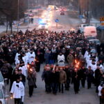 Droga Krzyżowa z kościoła Niepokalanego Serca Najświętszej Maryi Panny przy ulicy Urzędniczej do klasztoru na Karczówce / Marzena Mąkosa / Radio Kielce