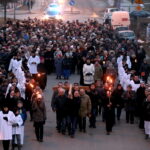 Droga Krzyżowa z kościoła Niepokalanego Serca Najświętszej Maryi Panny przy ulicy Urzędniczej do klasztoru na Karczówce / Marzena Mąkosa / Radio Kielce