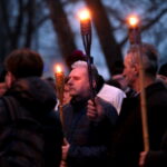 Droga Krzyżowa z kościoła Niepokalanego Serca Najświętszej Maryi Panny przy ulicy Urzędniczej do klasztoru na Karczówce / Marzena Mąkosa / Radio Kielce