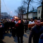 Droga Krzyżowa z kościoła Niepokalanego Serca Najświętszej Maryi Panny przy ulicy Urzędniczej do klasztoru na Karczówce / Marzena Mąkosa / Radio Kielce