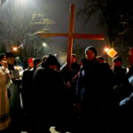 Droga Krzyżowa z kościoła Niepokalanego Serca Najświętszej Maryi Panny przy ulicy Urzędniczej do klasztoru na Karczówce / Marzena Mąkosa / Radio Kielce