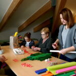 Warsztaty wielkanocne w "Szklanym Domu" w Ciekotach / Marzena Mąkosa / Radio Kielce