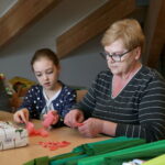 Warsztaty wielkanocne w "Szklanym Domu" w Ciekotach / Marzena Mąkosa / Radio Kielce