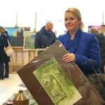 Wielkanocna giełda prac uczniowskich w kieleckim Plastyku / Marzena Mąkosa / Radio Kielce