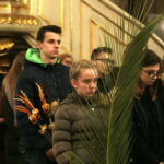 Światowe Dni Młodzieży na szczeblu diecezjalnym. Msza święta w Bazylice Katedralnej / Marzena Mąkosa / Radio Kielce