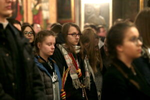 Światowe Dni Młodzieży na szczeblu diecezjalnym. Msza święta w Bazylice Katedralnej / Marzena Mąkosa / Radio Kielce