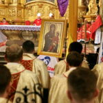 Światowe Dni Młodzieży na szczeblu diecezjalnym. Msza święta w Bazylice Katedralnej / Marzena Mąkosa / Radio Kielce