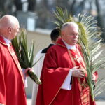 Niedziela Palmowa w Bazylice Katedralnej. Na zdjęciu: ksiądz Stanisław Słowik / Marzena Mąkosa / Radio Kielce