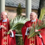 Niedziela Palmowa w Bazylice Katedralnej. Na zdjęciu: ksiądz Stanisław Słowik / Marzena Mąkosa / Radio Kielce
