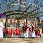 Niedziela Palmowa w Bazylice Katedralnej. Na zdjęciu: biskup Jan Piotrowski / Marzena Mąkosa / Radio Kielce