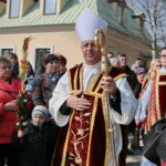 Niedziela Palmowa w Bazylice Katedralnej. Na zdjęciu: biskup Jan Piotrowski / Marzena Mąkosa / Radio Kielce