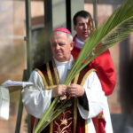 Niedziela Palmowa w Bazylice Katedralnej. Na zdjęciu: biskup Jan Piotrowski / Marzena Mąkosa / Radio Kielce