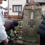 Rozbiórka pomnika w Wólce Bodzechowskiej / Emilia Sitarska / Radio Kielce