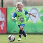 Turniej piłki nożnej „Z podwórka na stadion o Puchar Tymbarku” / cyfrasport.pl