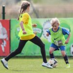 Turniej piłki nożnej „Z podwórka na stadion o Puchar Tymbarku” / cyfrasport.pl