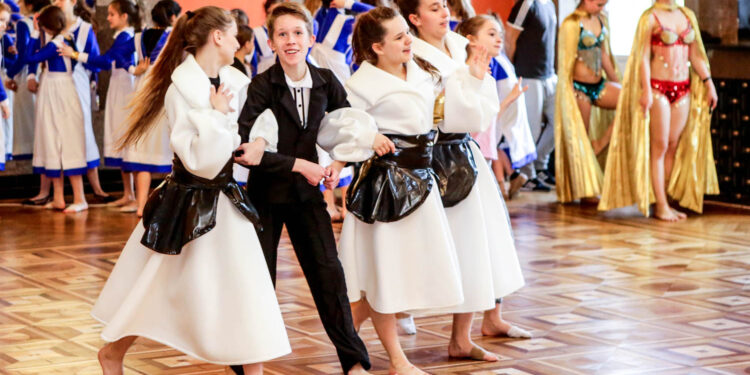 Próba szkoły tańca Rewanż (5 maja 2016 r) / Wojciech Habdas / Radio Kielce